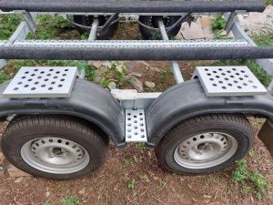 Подножка для лодочного прицепа ПРАКТИК ПРО МЗСА 81773G.021 011 малая, установка между крыльями (490.204.000.000)