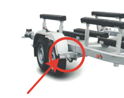 Кронштейн крепления крыла прицепа лодочного со ступенькой, передний левый (тормозные прицепы 1-осные, 2-х осные, 3-х осные)