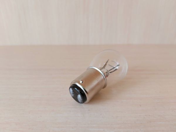 Лампа для заднего фонаря прицепа, двухконтактная 