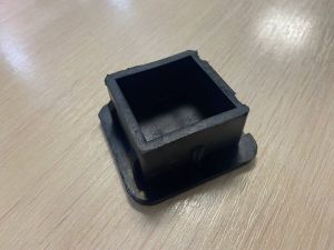 Заглушка резиновая, американский квадрат 50х50мм, толщина 4мм