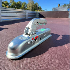 Замковое устройство прицепа 