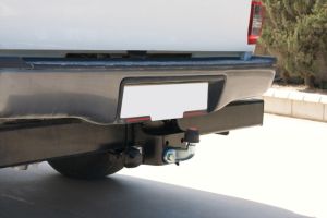 E6402FC-01%20Enganche%20bola%20placa%20para%20TOYOTA%20HILUX%20con%20barra%20(5)[1]