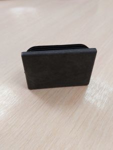 Заглушка прямоугольная 40x60 практичная с ребрами, черная, Модель ILR, стенка 1-3 мм