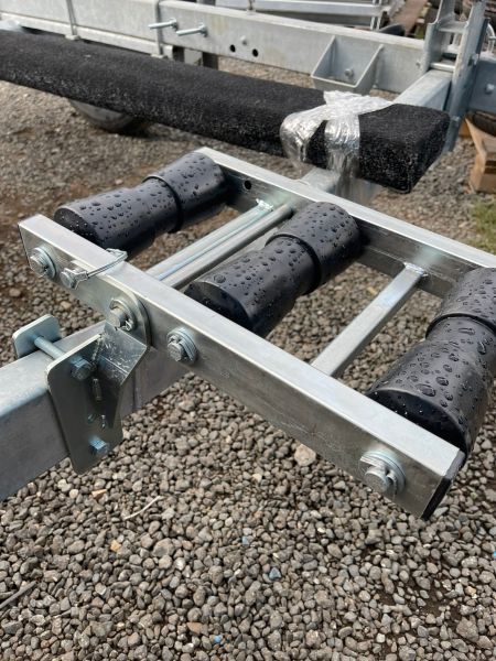 Килевая система (качеля лодочного прицепа), оцинкованная