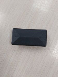 Заглушка прямоугольная 25x50 практичная с ребрами, черная, стенка 1-3 мм