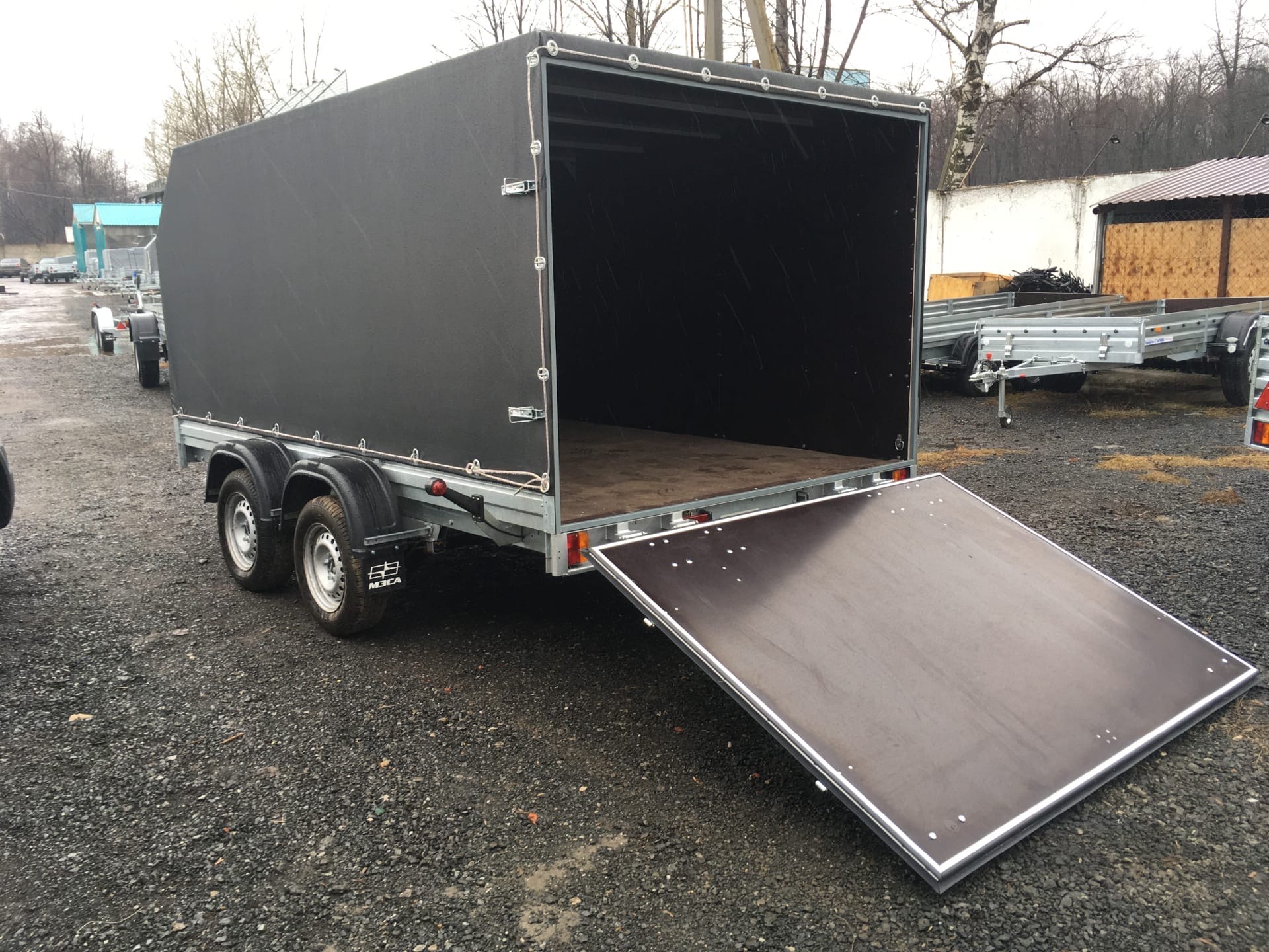 Прицеп МЗСА 817736.012 с трапом и ЕВРО тентом