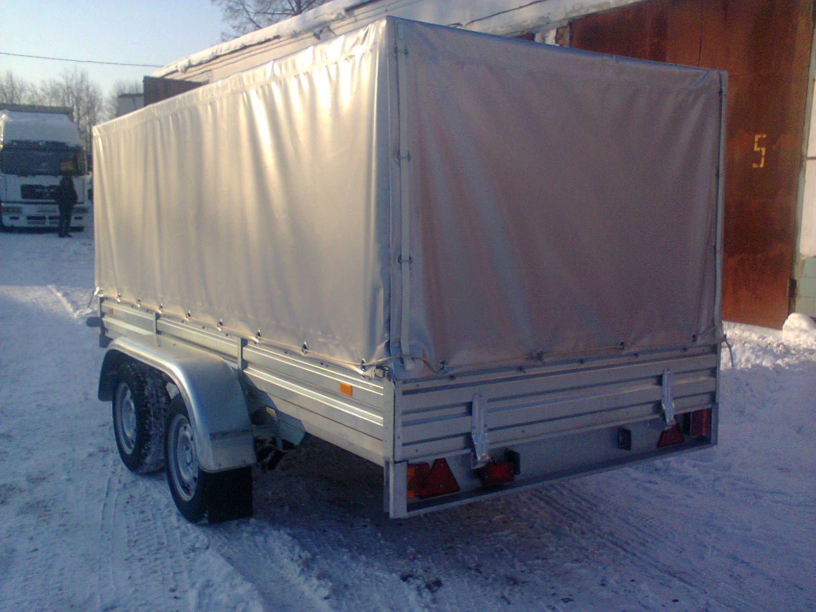 Изготовление качественных тентов и каркасов на легковые прицепы