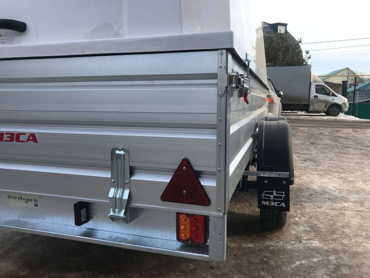 Прицеп МЗСА 817732.034 с крышкой и высокими бортами