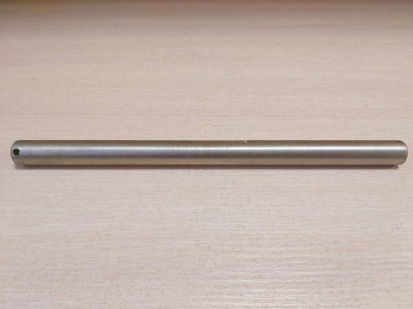 Ось килевого ролика прицепа d18, L275