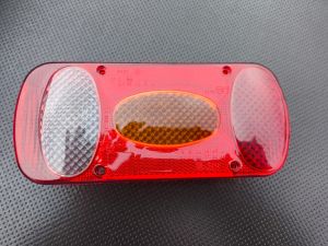 Рассеиватель фонаря прицепа MD-036 P правое (стекло заднего фонаря), Fristom. Товар с особенностями!!!