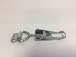 Замок для ящика L 77-88, регулируемый в комплекте со скобой