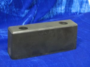 Отбойник прицепа резиновый с двумя отверстиями 200 мм, Н80мм