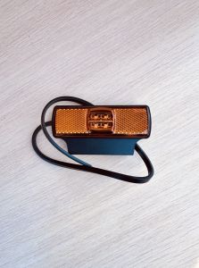 Фонарь габаритный прицепа FT-017 K Z (с кронштейном желтый) LED FRISTOM (1)