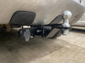 Фаркоп Рено (Renault) Duster 2010-, Nissan Terrano 2014-, Renault Kaptur 2016- без подрезки бампера11