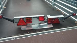 Фонари на прицеп МЗСА 81771G 81773G, в сборе с кронштейном, правые