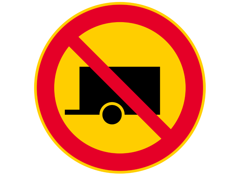 Запрещено с прицепом (п.10.5 ПДД РФ)