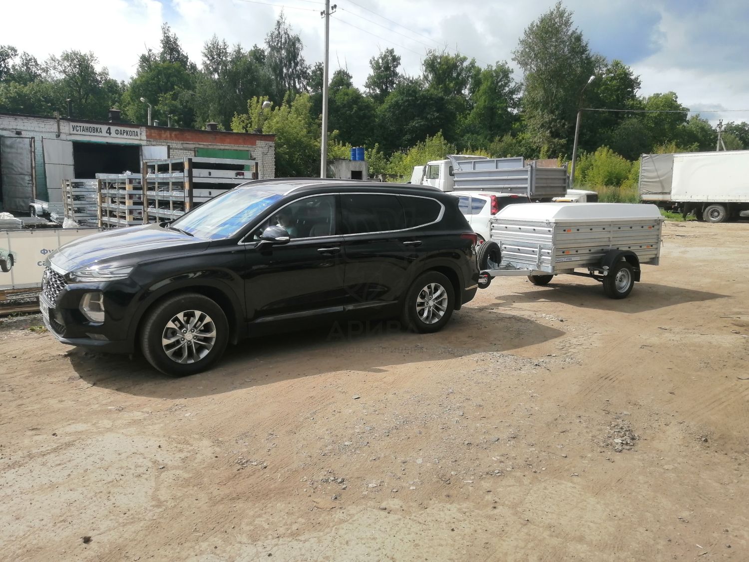 Прицеп МЗСА 817701.012 с надставными бортами и с пластиковой крышкой