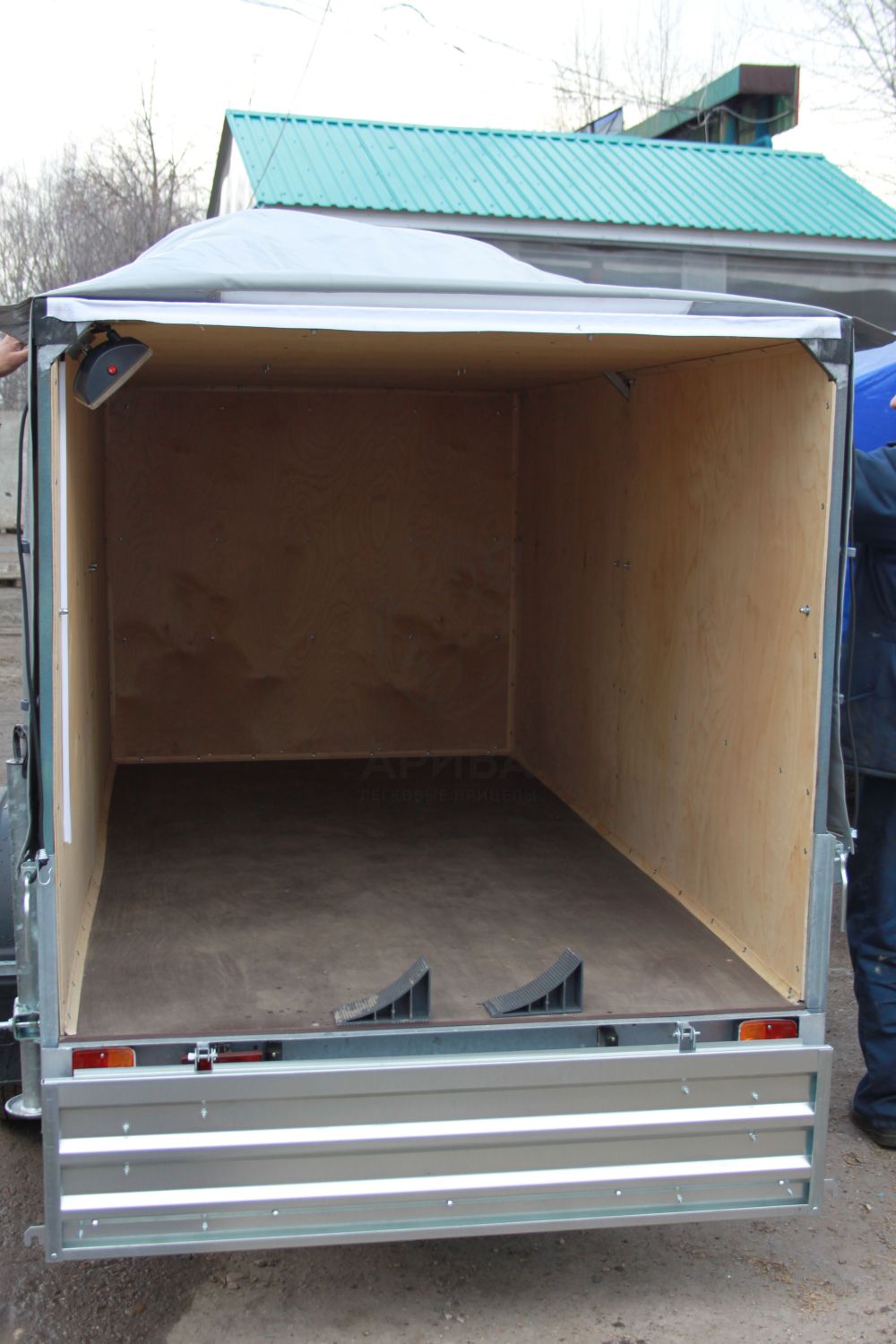 Обшитие прицепа фанерой