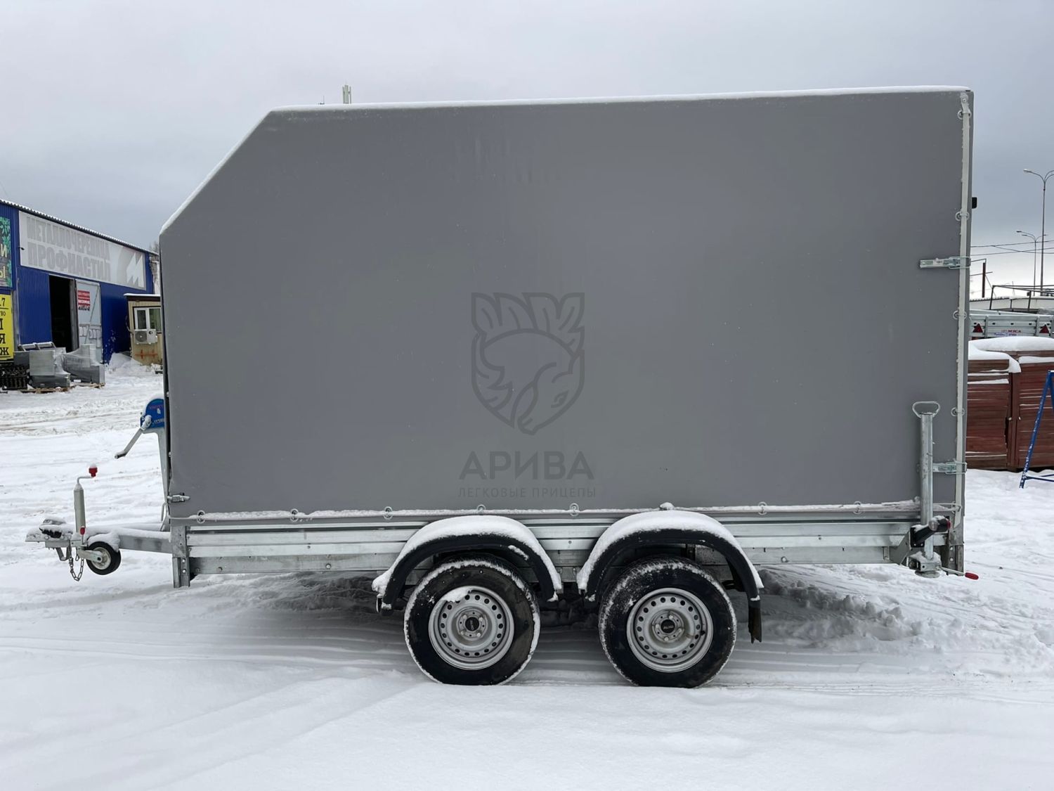 Прицеп МЗСА 817736.012 с трапом и боковой дверью