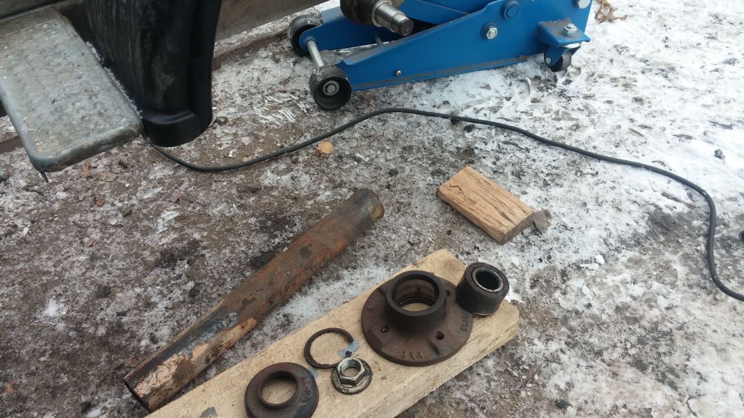 Замена ступичных подшипников легковых прицепов