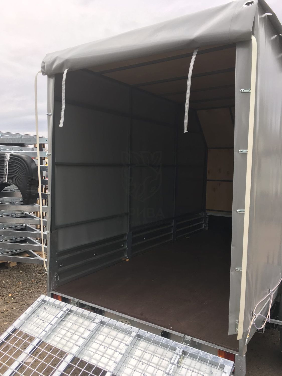 Прицеп МЗСА 817731.012 с трапом МЗСА