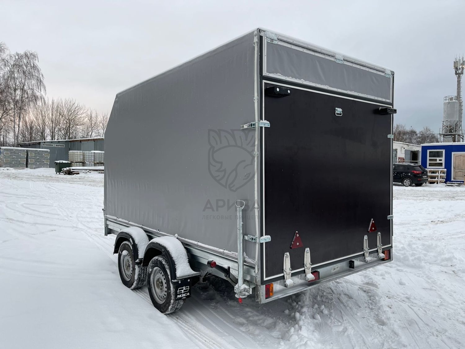 Прицеп МЗСА 817736.012 с трапом и боковой дверью