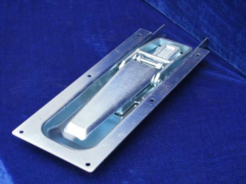 Замок борта прицепа врезной