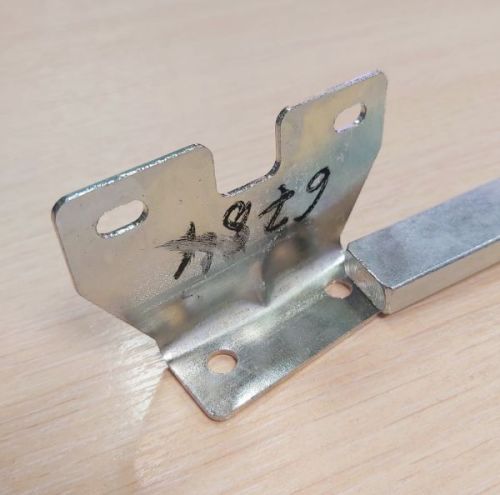 Кронштейн габаритного фонаря прицепа МЗСА (оцинкованный, прочный, на кронштейн крыла)