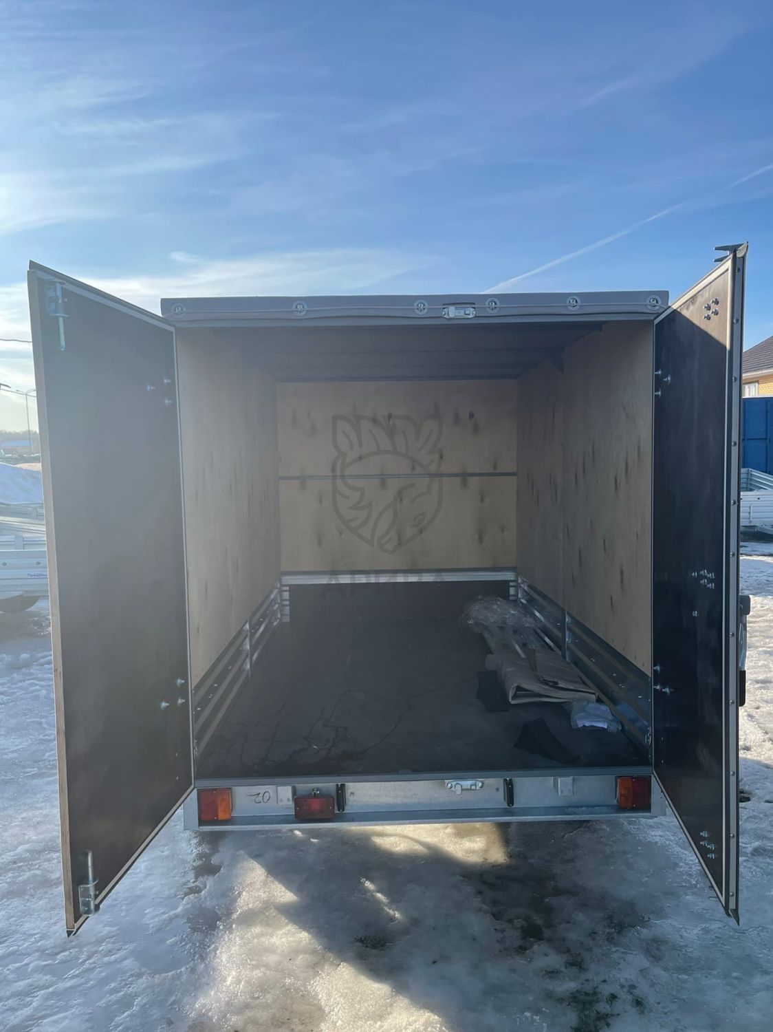 Прицеп МЗСА 817702.012 с ЕВРО тентом и воротами