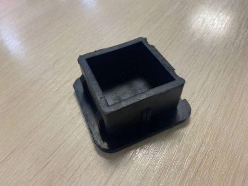 Заглушка резиновая, американский квадрат 50х50мм, толщина 4мм