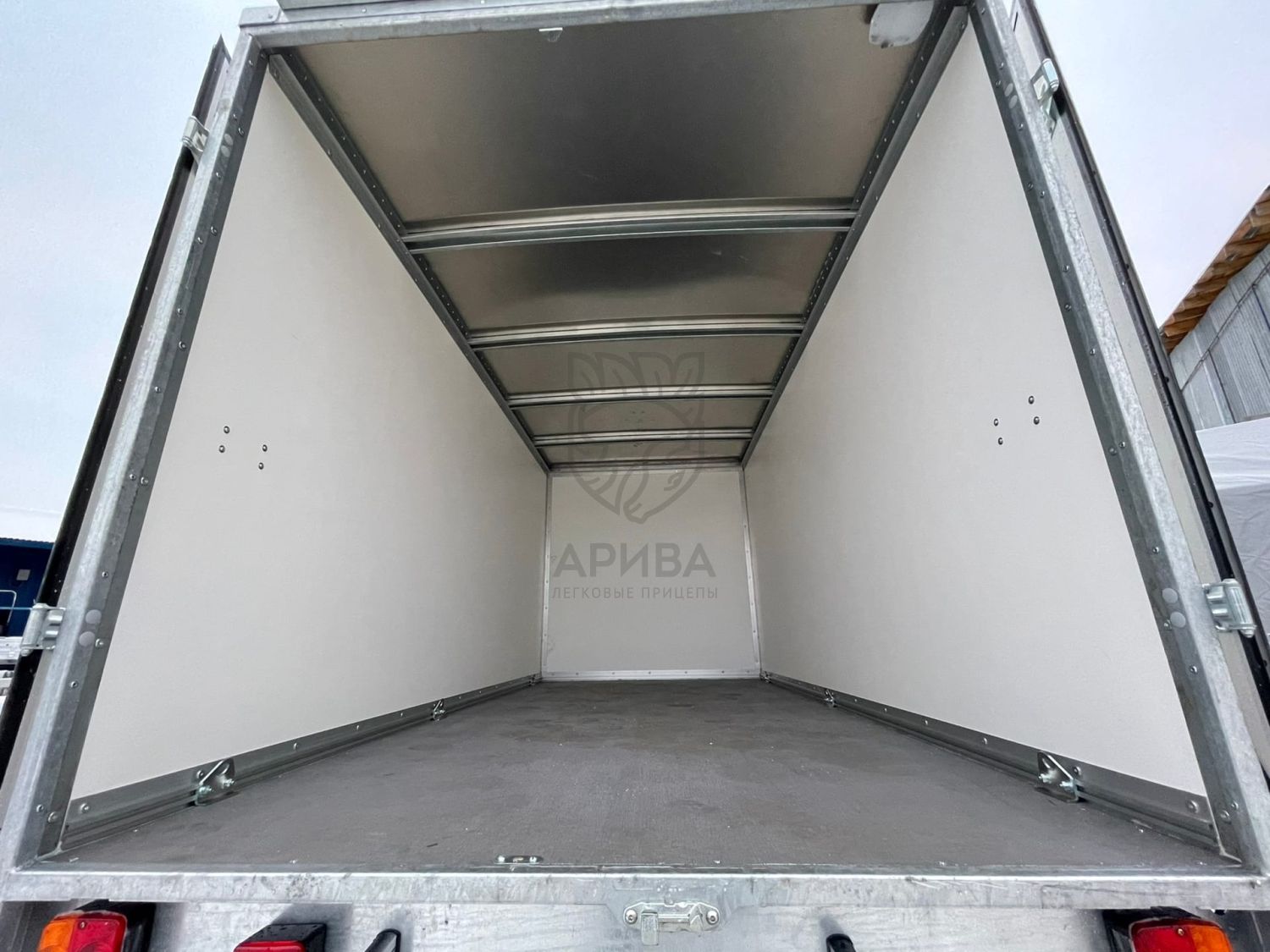 Промтоварный прицеп-фургон МЗСА 817783.001. Категория "В" 