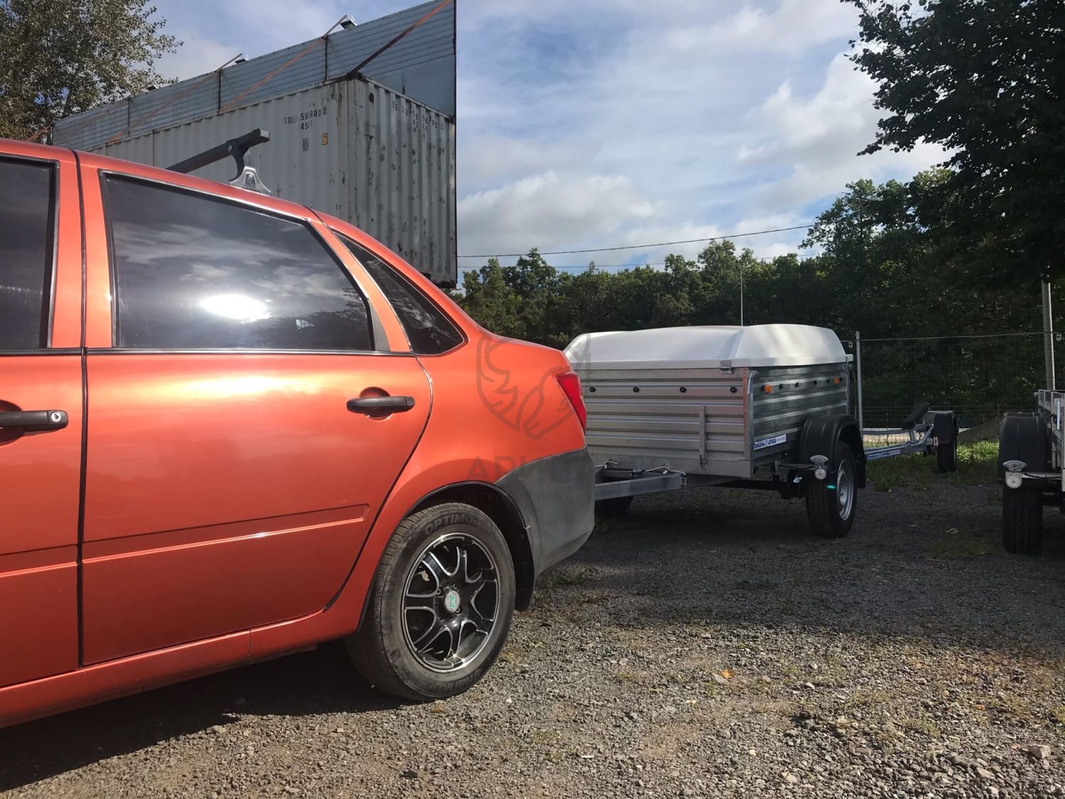 Легковой прицеп МЗСА 817710.014 с пластиковой крышкой и Лада Гранта