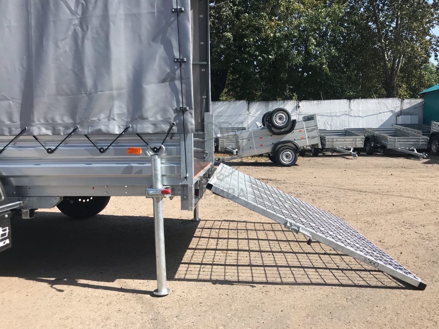 Прицеп МЗСА 817732.012 с трапом МЗСА