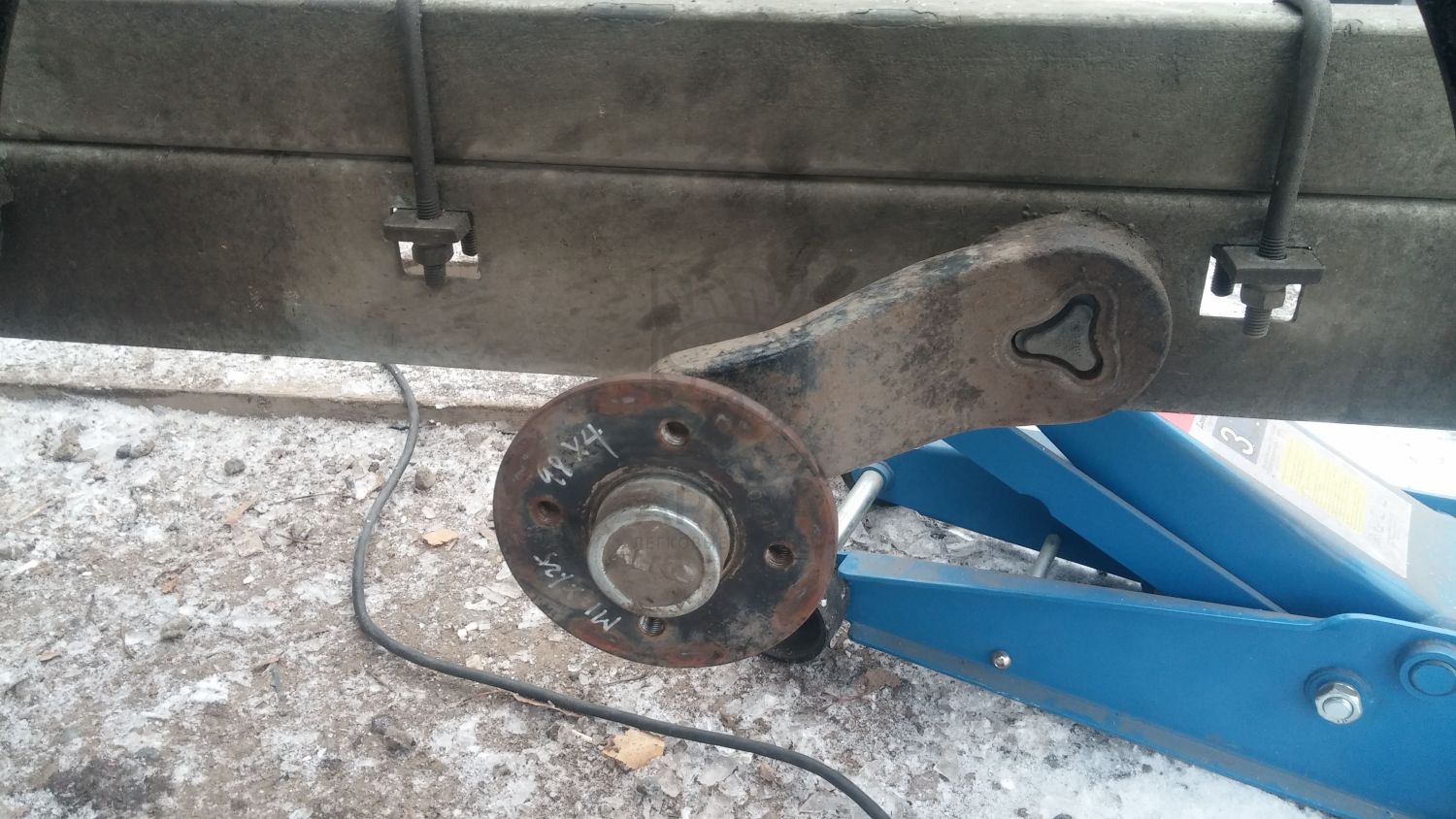 Замена ступичных подшипников легковых прицепов