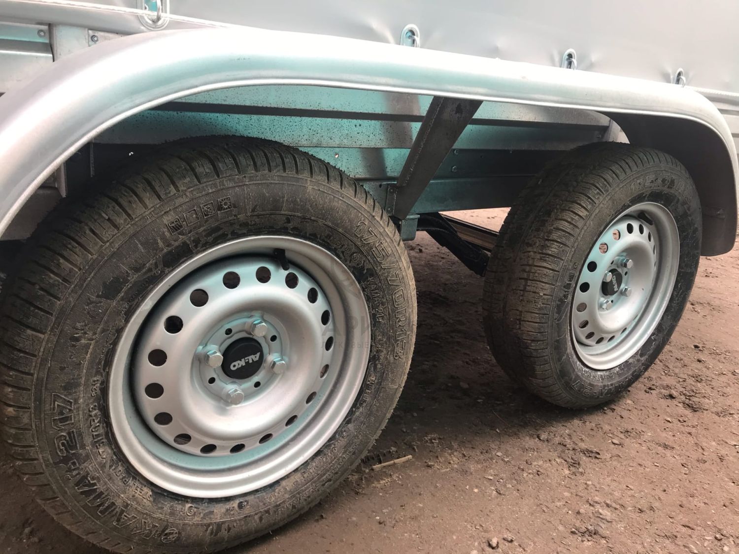 Прицеп двухосный для легкового автомобиля