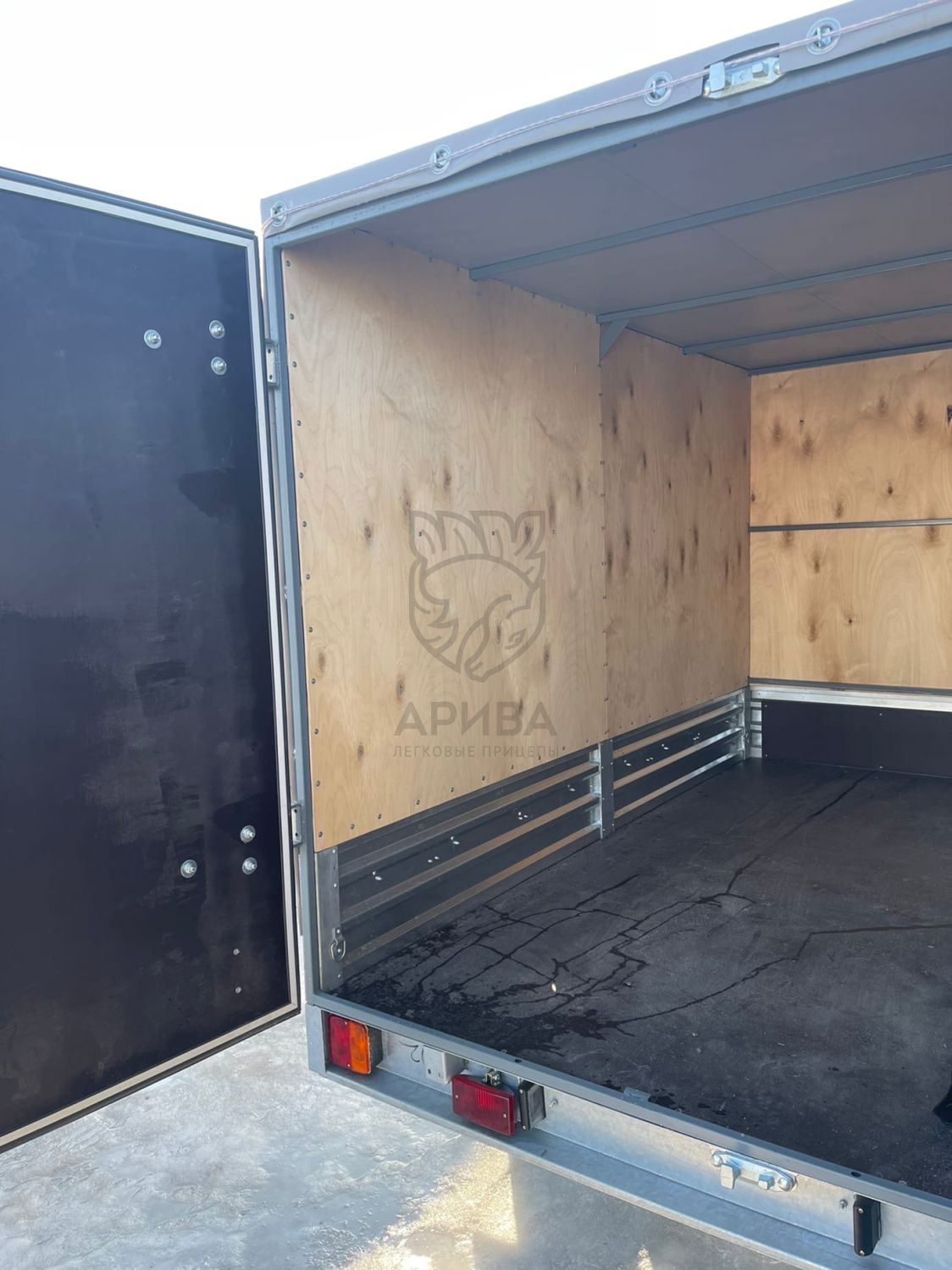 Прицеп МЗСА 817702.012 с ЕВРО тентом и воротами