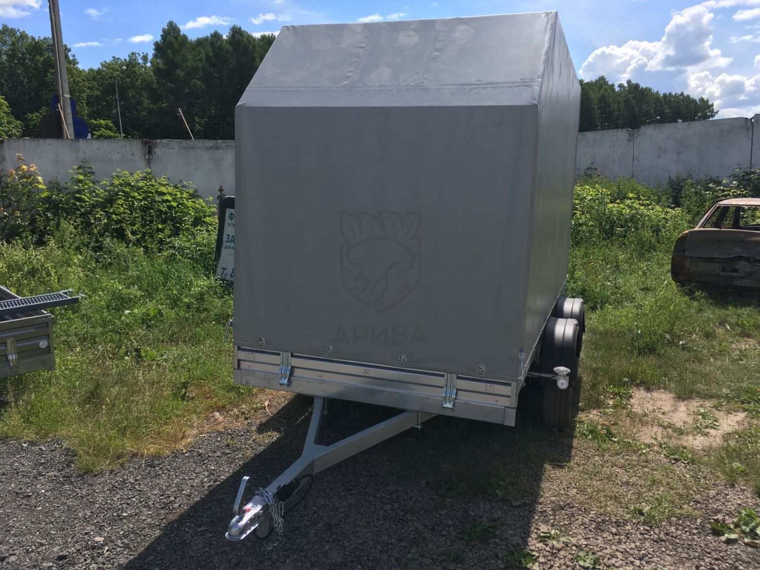 Двухосный прицеп МЗСА 817732.012 с заводским трапом и ЕВРО тентом