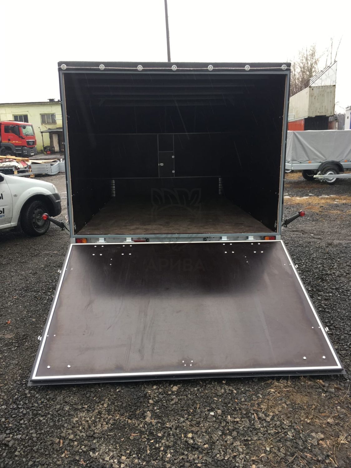 Прицеп МЗСА 817736.012 с трапом и ЕВРО тентом