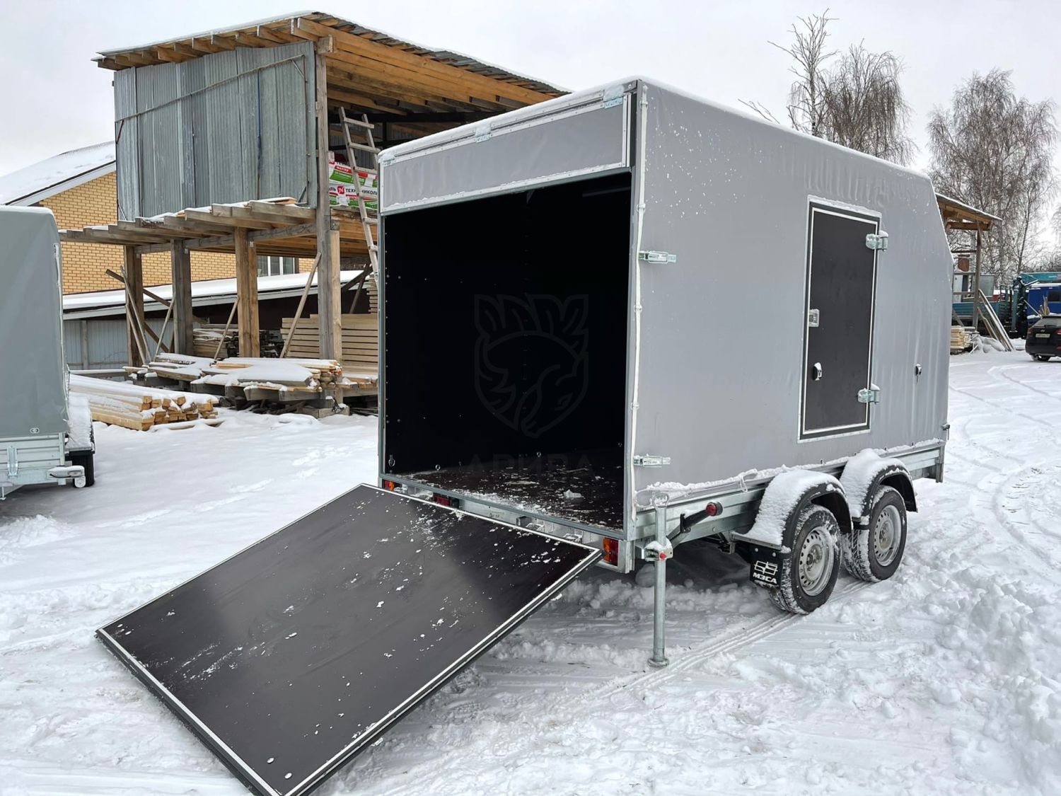 Прицеп МЗСА 817736.012 с трапом и боковой дверью